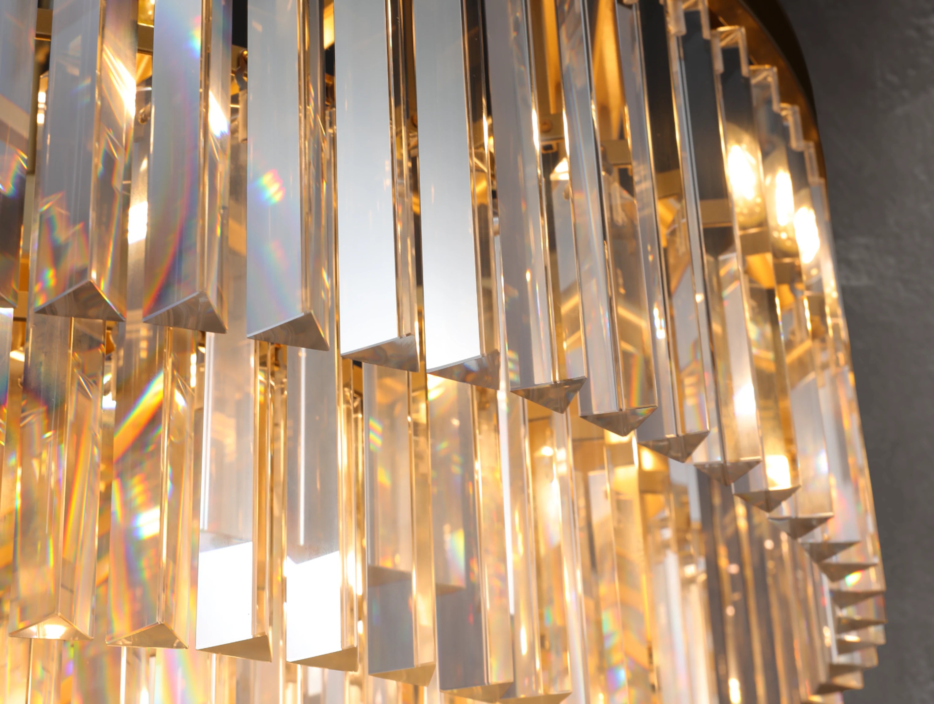 Pukinos Round Chandelier
