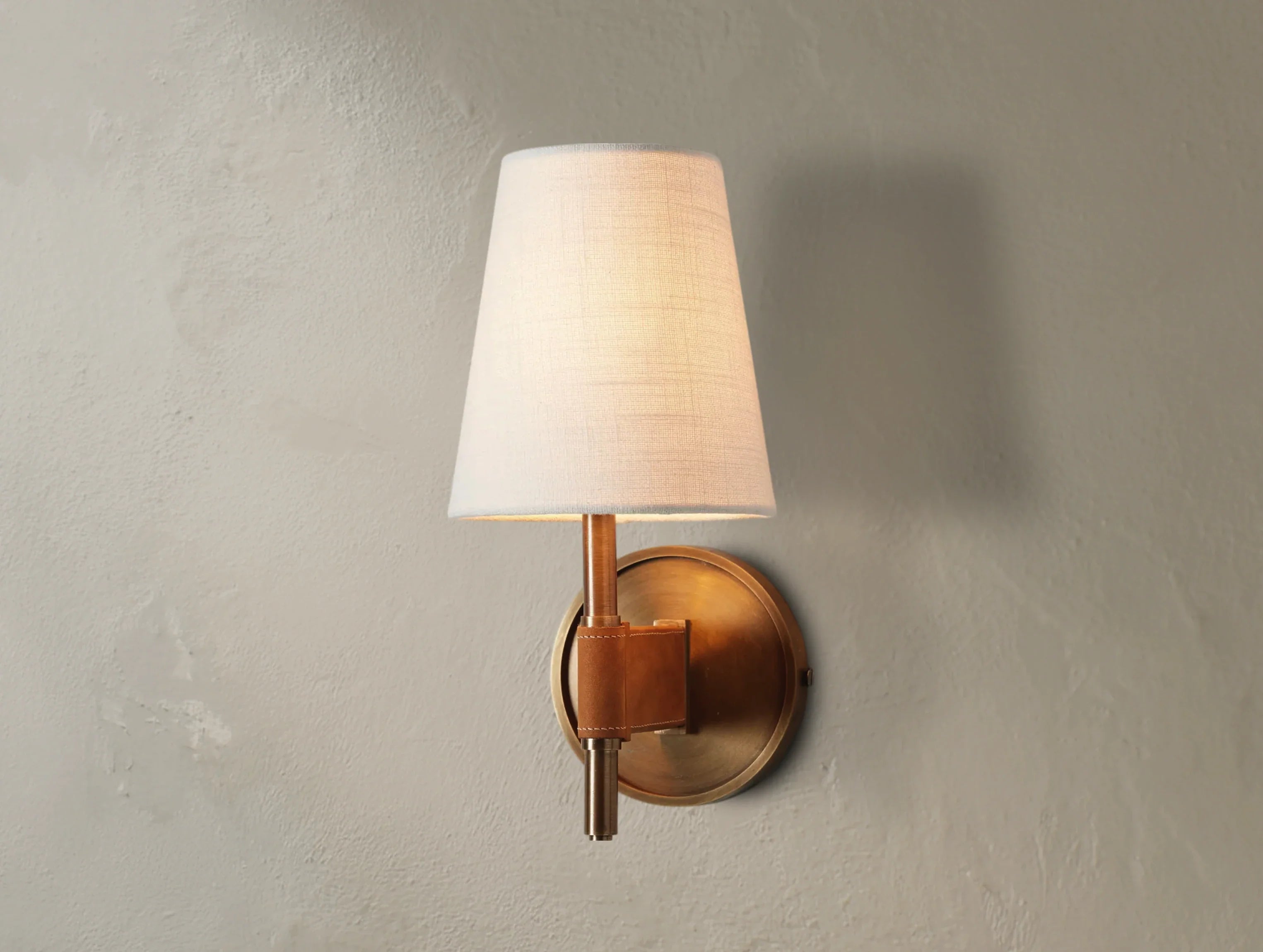 Notis Sconce