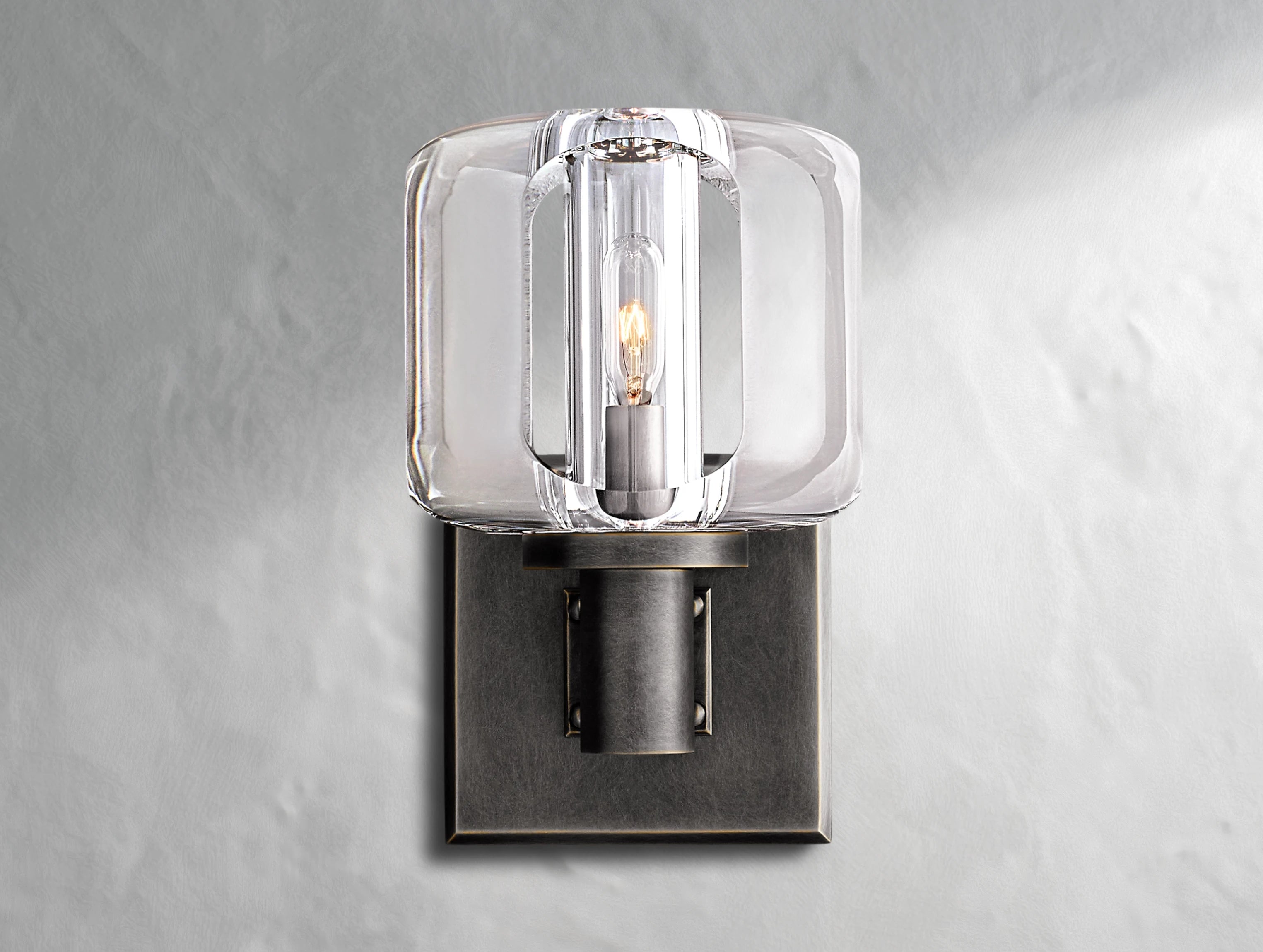 Demanette Sconce