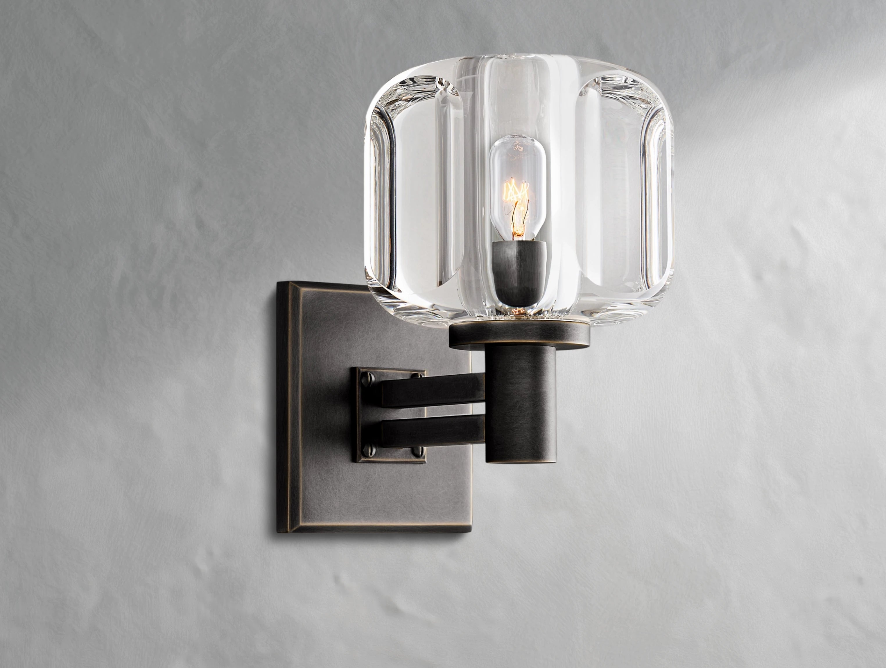 Demanette Sconce